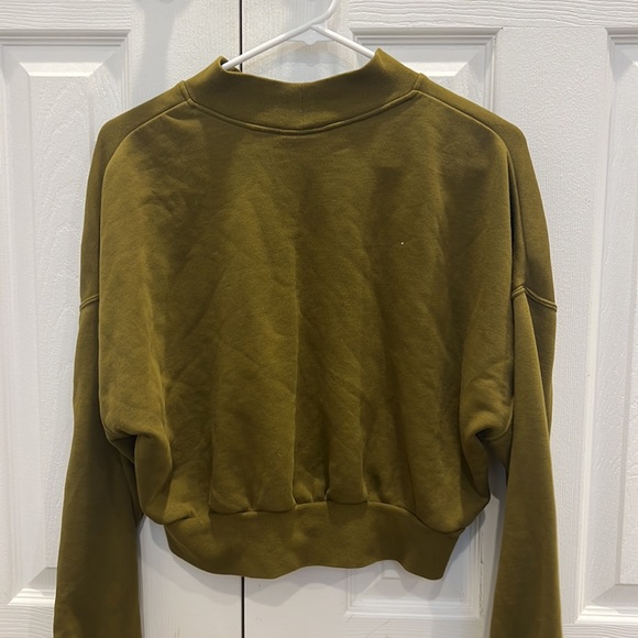 Women’s Nike cropped mock neck sweater - Picture 3 of 3